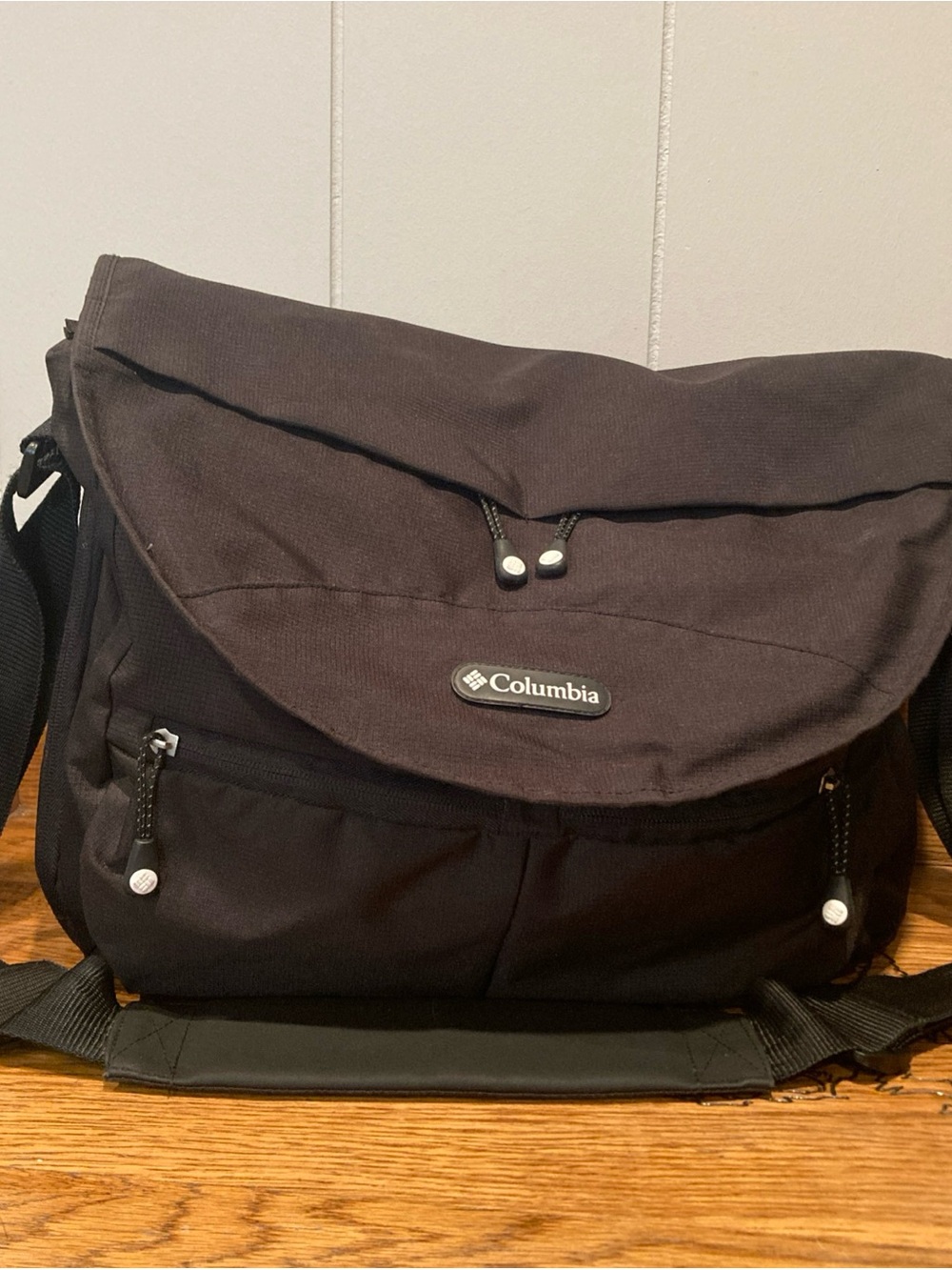 Columbia Diaper/Messenger Bag Nylon Black Neutral Padded Strap Insulated Pocket